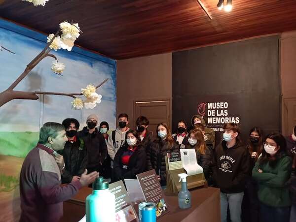 Para que no vuelva a ocurrir: lanzan guías para abordar dictadura stronista en el aula - Nacionales - ABC Color