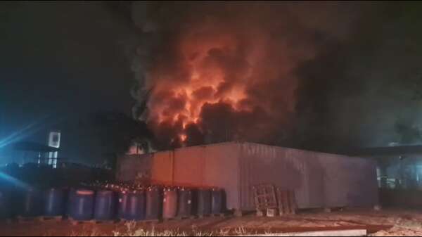 AUDIO: Limpio: arde el depósito de una fábrica y hay tres personas asistidas  - Contacto Ciudadano - ABC Color