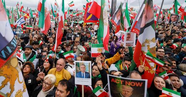 La Nación / Protesta contra el régimen iraní reúne a 200.000 personas en Múnich