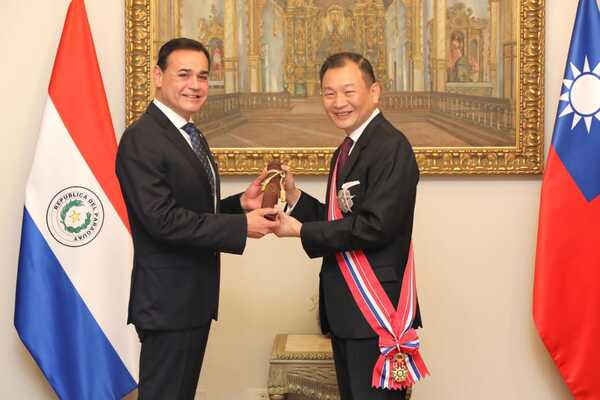 Embajador taiwanés recibe la Orden Nacional del Mérito en grado "Gran Cruz"