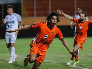 Video: El gol de Renzo Carballo para la victoria de Puntarenas - Fútbol Internacional - ABC Color