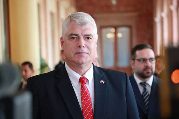 Fiscalía imputa a Arnoldo Wiens por presunto perjuicio al Estado en caso Metrobús - El Trueno