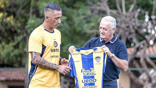 Lucas Barrios: "El que entiende de fútbol sabe que nunca fuimos superados"