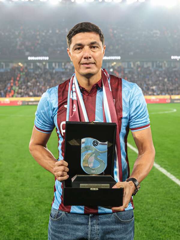 Óscar Cardozo recibió un emotivo homenaje en Turquía - Fútbol Internacional - ABC Color