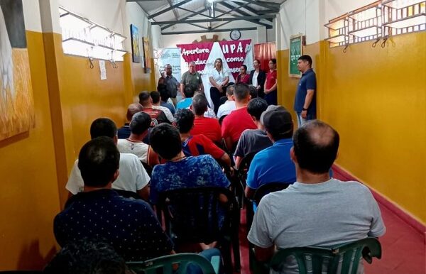 Aulas tras las rejas: 50 personas privadas de libertad inician carreras universitarias en Emboscada