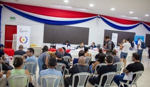 Entregan primeros carnets de residencia gestionados en el MIGRAMÓVIL de Ciudad del Este - ADN Digital