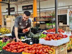 Locatarios garantizan oferta constante de tomate paraguayo - ABC Rural - ABC Color