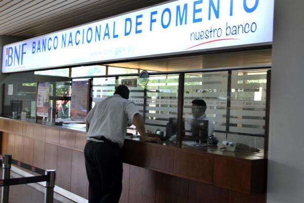 Cajera que habría estafado al BNF por más de G. 3.400 millones afrontará juicio
