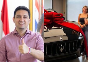 Compra de lujo genera polémica: exministro regaló a su esposa un Maserati Grecale valuado en más de USD 100.000