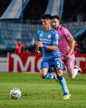 Javier Domínguez y una brillante actuación en su primera titularidad con Tucumán - Fútbol Internacional - ABC Color
