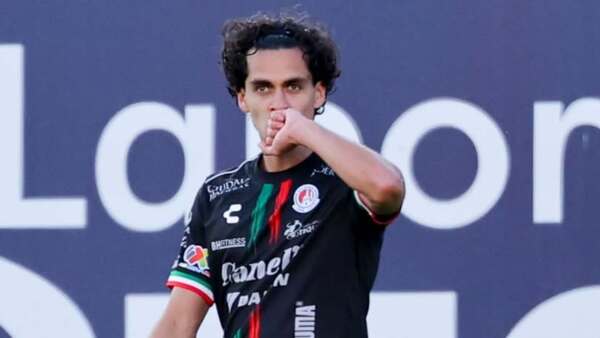 Debut goleador de Jesús Medina en México