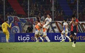 El Ciclón sucumbe ante la Academia: Cerro Porteño cayó ante Nacional 2-0 - Fútbol - ABC Color