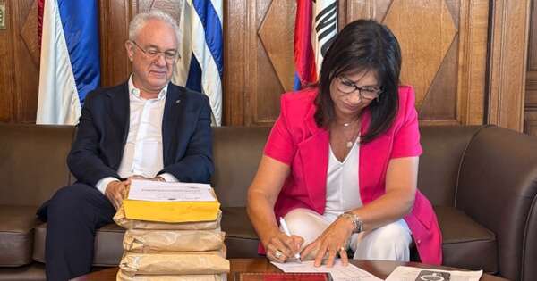 La Nación / El Parlamento uruguayo recepcionó el acuerdo UE-Mercosur para iniciar su trámite