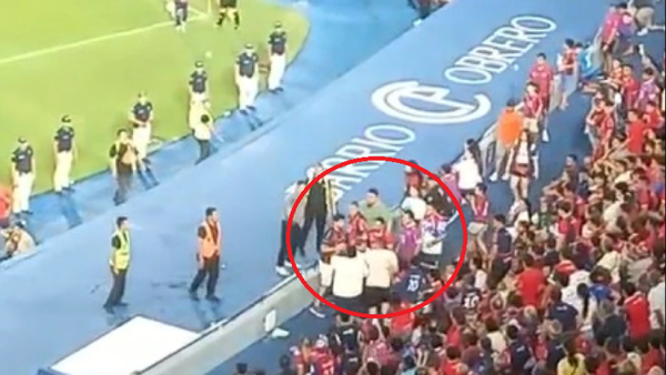 "¡Que se vayan todos!", corearon en la Nueva Olla tras la derrota del Ciclón