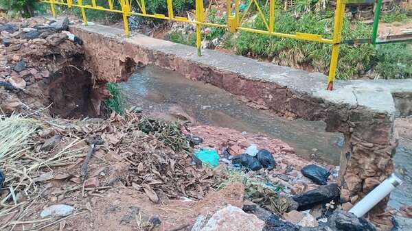 San Lorenzo: ruegan reparación de un puente que está a punto de caer - Nacionales - ABC Color