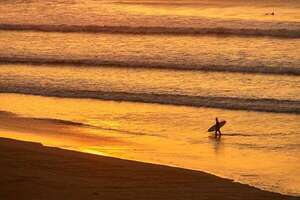 Chicama, Perú: el peregrinaje surfista hacia la ola interminable del Pacífico - Viajes - ABC Color