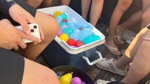 Adolescentes fueron denunciados por tirar globitos de agua a los que pasaban