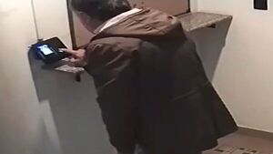 Marcaba y se retiraba sin trabajar: echaron a hijo de exgobernador de Neuquén