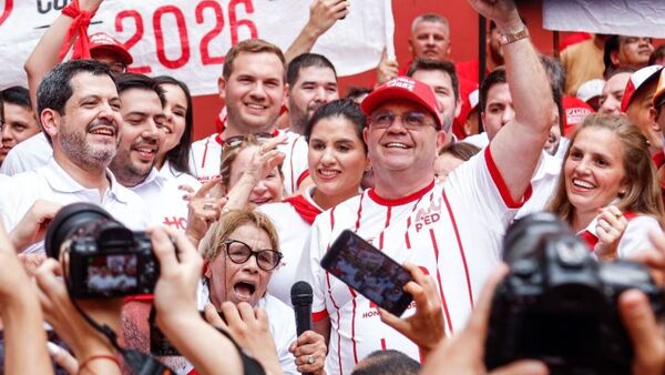 Internas en Asunción oficializan su inscripción: Camilo Pérez, el primero