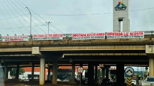 Pasacalles declaran “enemigas” a diputadas en Ciudad del Este