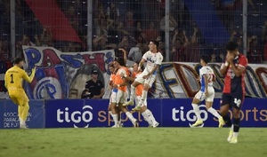 La Academia silencia La Nueva Olla con un sólido 2-0