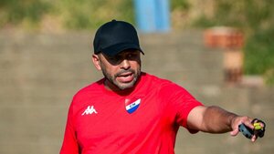 Felipe Giménez destaca a Roque Santa Cruz