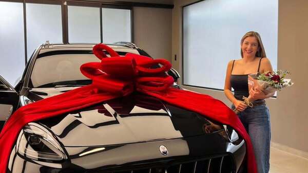 Video: Ex ministro de la Juventud ostenta lujosa camioneta que regaló a su esposa