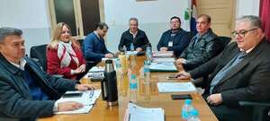 Fijan audiencia para titular y extitular de la Caja de Jubilaciones del Personal Municipal por perjuicio de G. 6.947 millones - Política - ABC Color