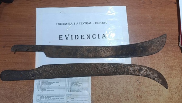 Dos hombres aprehendidos tras pelea en la vía pública: incautan machetes » San Lorenzo PY