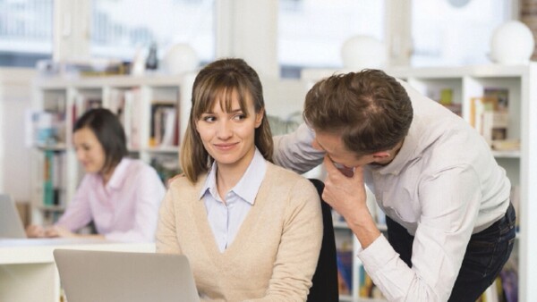 “Mi novio me anda hablando mucho de su compa de trabajo”