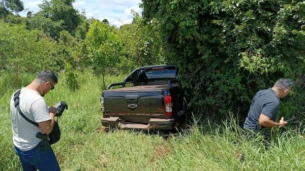Hallan abandonada la camioneta de Félix Kanazawa en Itapúa - Policiales - ABC Color