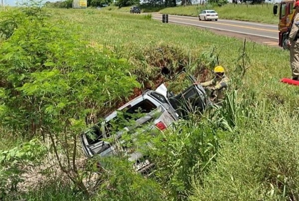 Camioneta con chapa paraguaya volcó en Brasil: un muerto y una herida