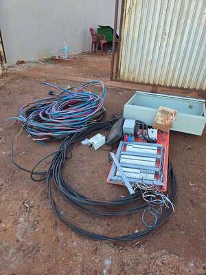 ANDE interviene pequeña criptominera en Hernandarias - Economía - ABC Color