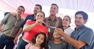 La Nación / Itapúa: 268 familias recibieron la llave de la casa propia