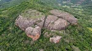 Una niña de 12 años habría fallecido tras caer del Cerro Pa’ũ en Paraguarí - trece