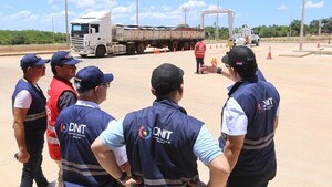Refuerzan controles vehiculares con alta tecnología en el Puente de la Integración