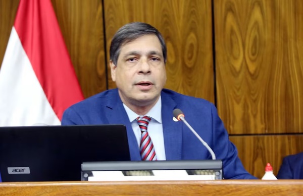 Vicente Bataglia recurre a la Corte para frenar investigación por presunto desfalco millonario al IPS