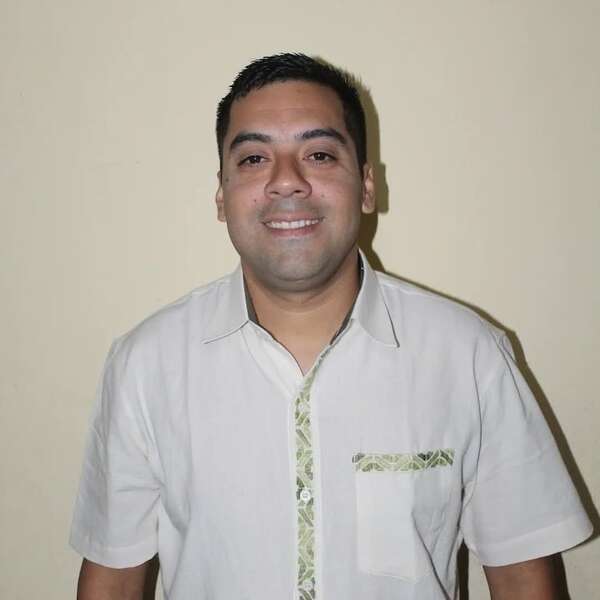 Precandidato liberal a la Intendencia de la capital de Misiones critica a la dirigencia y a la administración municipal durante su lanzamiento - Política - ABC Color