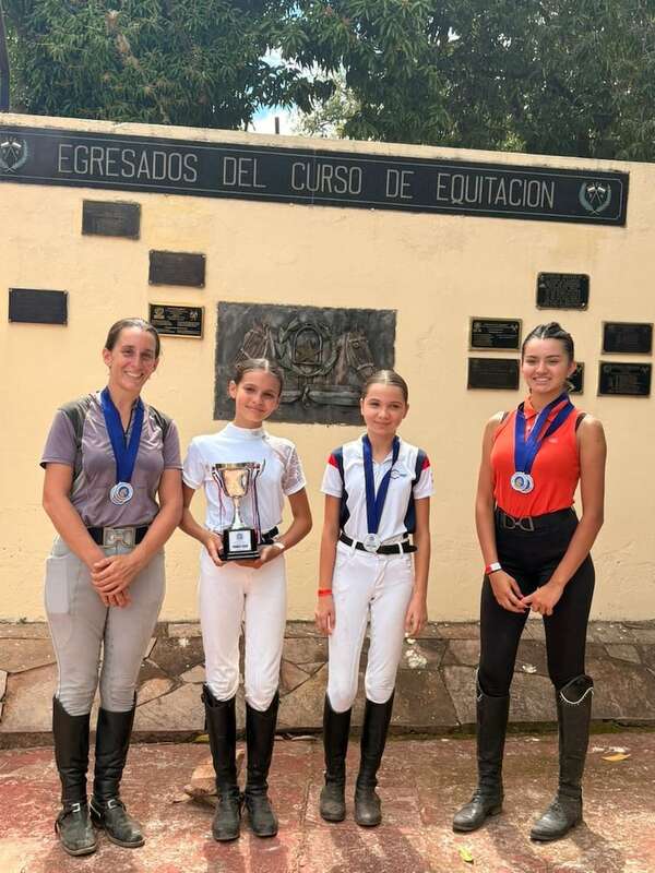 Hipismo: Buena jornada de la Escuela Paraguaya de Equitación - Polideportivo - ABC Color