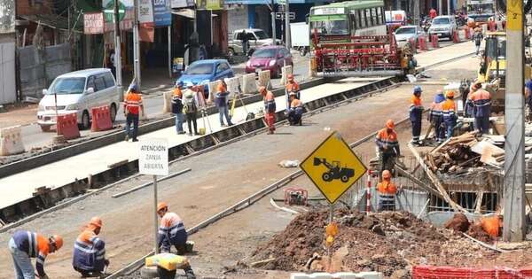 La Nación / Imputación refleja factor político en fracaso del metrobús, afirman