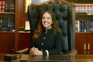 Hallan sin vida a conocida abogada en Fernando de la Mora