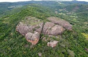 Niña fallece tras caer del Cerro Pa’ũ en Paraguarí