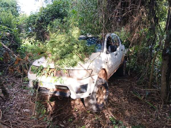 Yby Yaú: tras persecución policial abandonan camioneta que transportaba 212 kilos de marihuana  - Nacionales - ABC Color
