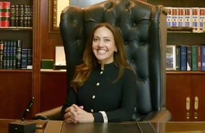 Hallan sin vida a abogada en Fernando de la Mora