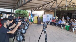 Histórica entrega de motocarros a mujeres artesanas indígenas en Boquerón