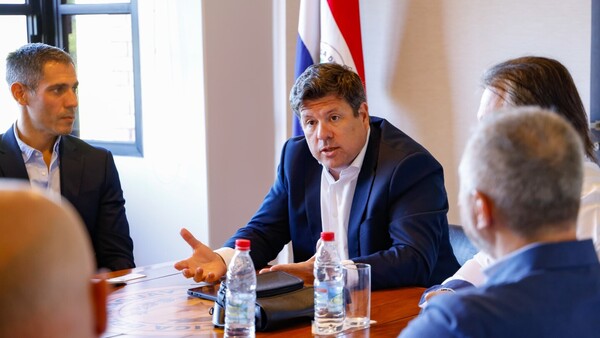 Santiago Peña designa a Javier Giménez como jefe de Gabinete