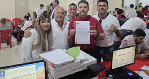 Nenecho oficializa precandidatura a concejal - Noticiero Paraguay