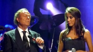 Paraguaya que cantaba con Julio Iglesias lo defendió: “Es un hombre respetuoso”