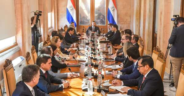 La Nación / Peña a sus ministros: “Se puede hacer con los mismos o con nuevos jugadores”