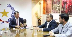 La Nación / MAG y supermercados buscan estabilizar precio del tomate con mayor vínculo directo con productores